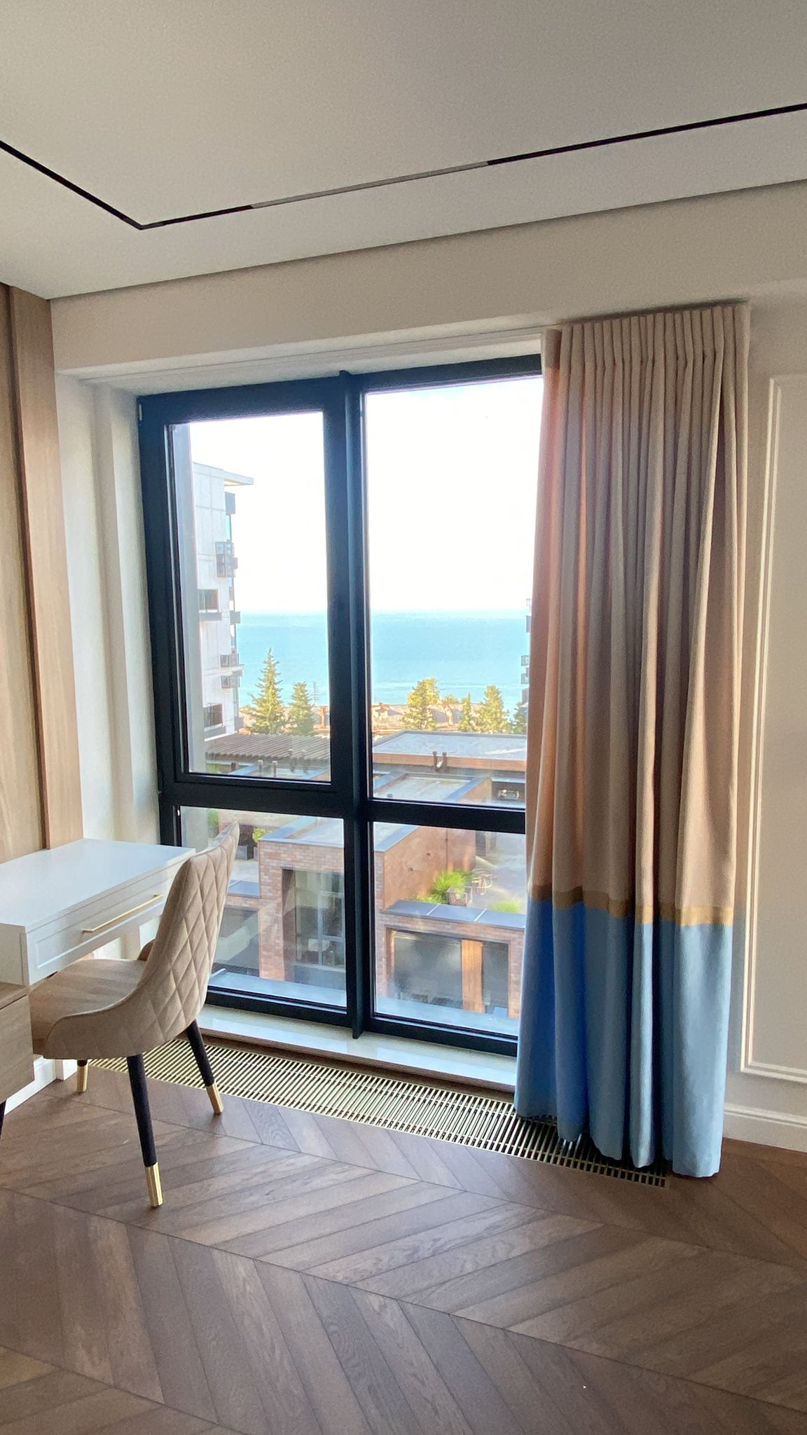 Bedroom with sea view